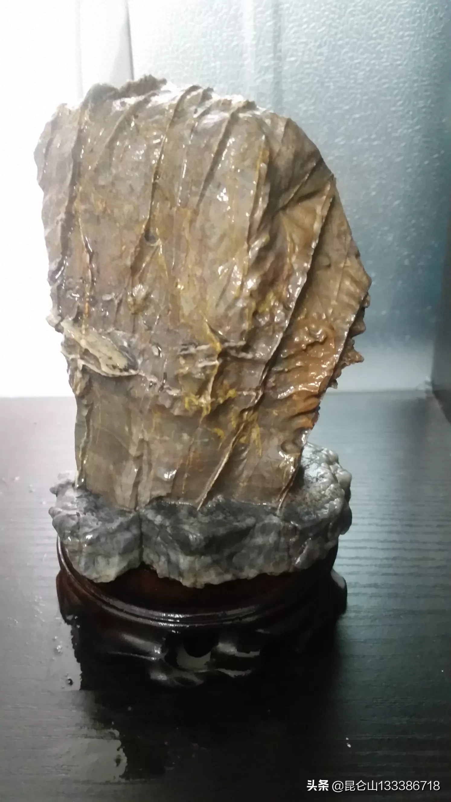  来自海拔2800米青海格尔木风砺石